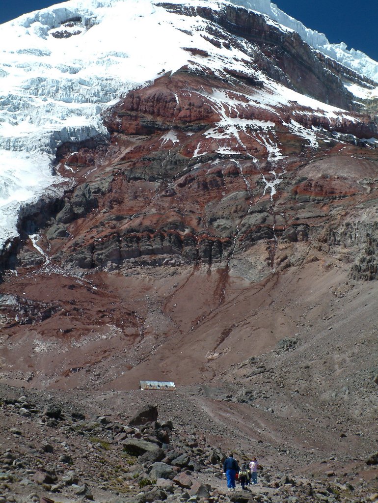 05-The refuge on 5000 m were we have to go.jpg - The refuge on 5000 m were we have to go